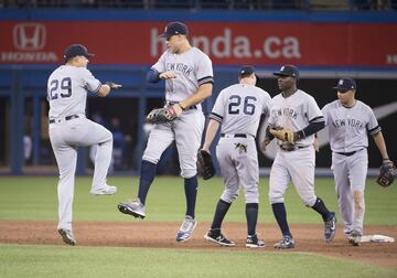 El tercera base de los Yankees de New York consiguió en la victoria ante los Orioles de Baltimore su 'home run' número 18, superando los 17 de Orlando Cabrera con los Expos de Montreal en el 2003. 