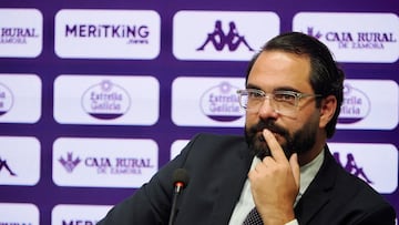 Valladolid. 18/7/2025. El Real Valladolid presenta dos nuevos fichajes. Al central Pablo Tomeo y al lateral Álvaro Pérez “Trilli”, junto a Victor Orta, director deportivo Del Real Valladolid. Photogenic/Miguel Ángel Santos
