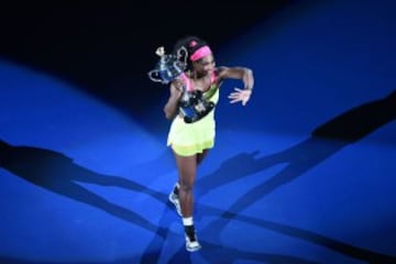 Serena Williams se quedó con el 19° título grande de su carrera, tras vencer a Maria Sharapova.