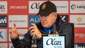 GRAF8120. PALMA DE MALLORCA, 04/02/2023.- El entrenador del Real Mallorca Javier Aguirre, durante la rueda de prensa previa al partido de mañana frente al Real Madrid, en Son Bibiloni .- EFE/CATI CLADERA
