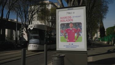 Las imágenes de los jugadores de la Roja en las calles de Marsella son tendencia en Francia