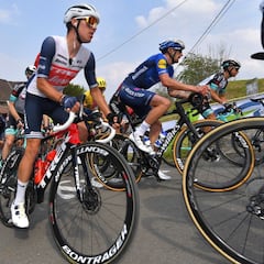 Juanpe López sufre una fractura de radio en la Flecha Valona