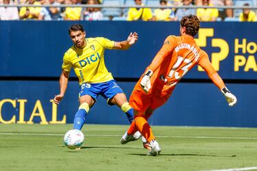 Aprobados y suspensos del Cádiz: Muralla Aznar y la magia de Suso