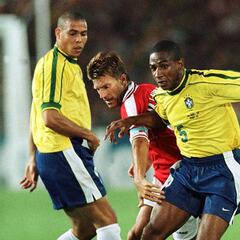 Leyenda de Brasil y asistente de Tite elogia a Alfredo Morelos