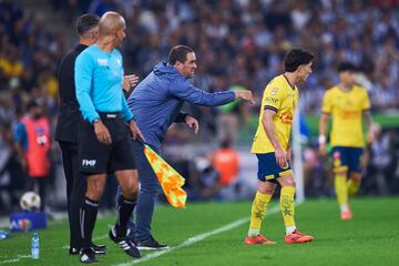   Andre Soares Jardine head coach of America during the final second-leg match between Monterrey and America as part of the Torneo Apertura 2024 Liga MX at BBVA Bancomer Stadium, on December 15, 2024 in Monterrey, Nuevo Leon, Mexico.