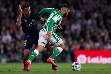 SEVILLE, SPAIN - MARCH 08: Nabil Fekir of Real Betis competes for the ball with Eder Militao of Real Madrid during the La Liga match between Real Betis Balompie and Real Madrid CF at Estadio Benito Villamarin on March 08, 2020 in Seville, Spain. (Photo by Mateo Villalba/Quality Sport Images/Getty Images)
PUBLICADA 10/03/20 NA MA10 2COL
PUBLICADA 10/03/20 NA MA38 1COL