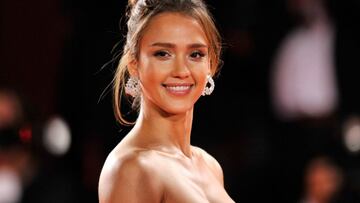 Jessica Alba en una alfombra roja
