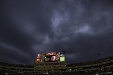 Tras el fallecimiento del ex técnico uruguayo y campeón en dos ocasiones con Tigres, los regiomontanos rindieron homenaje al ídolo.