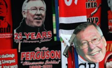 Despedida de los seguidores y jugadores del Manchester United a Sir Alex Fergurson entrenador durante 26 años, antes del encuentro de la Premier League entre el Manchester United y el Swansea City en Old Trafford.