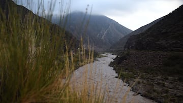 After spending more than ten days lost in the mountains in northwestern China, this 18-year-old found his way home.
