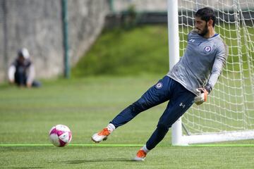Así saldría el Cruz Azul ante el América en el Clásico Joven