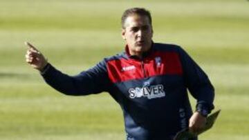 Jos&eacute; Ram&oacute;n Sandoval, durante un entrenamiento del Granada