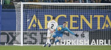 1-0. Courtois en el primer gol de Cazorla.