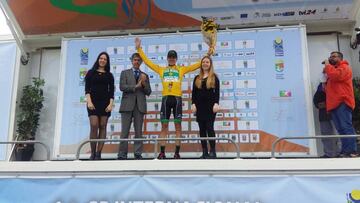 Prades celebra el liderato.