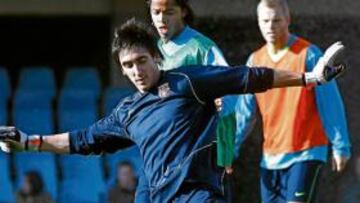 <b>CON EL 28. </b>Oier Olazabal tendrá esta tarde la oportunidad de estrenarse en competición oficial.