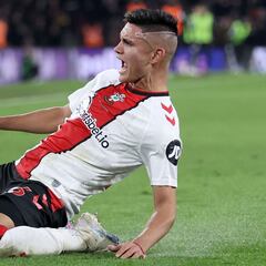 La Premier tienta a ‘Charly’ Alcaraz