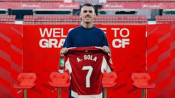 04-09 Presentacion de los nuevos jugadores del Granada CF, Rubén Alcaraz, Alex Sola, Mohamed Bouldini y Luka Gagnidze. En la imagen Alex Sola