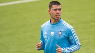 Lucas Olaza durante un entrenamiento con el Celta.