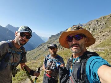 Selfie del equipo Columbia durante un respiro.