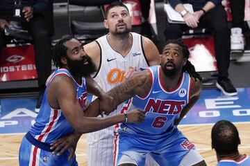 Los números de Harden en su primer partido con los Nets fueron: 32 puntos, 14 asistencias y 12 rebotes.