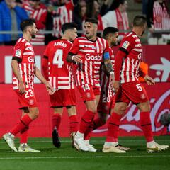 El Girona se resiste a morir y dos penaltis le dan la vida