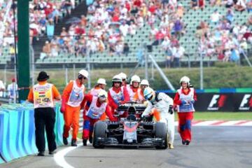 El McLaren de Alonso se paró en la Q2.