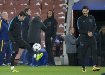 Último entrenamiento del Barcelona antes del partido de Champions League de octavos de final frente al Arsenal 