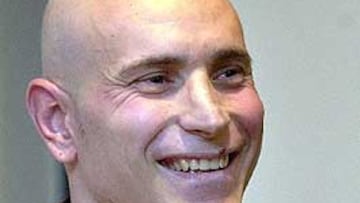 <b>TRES MESES DESPUÉS DE SU DESPEDIDA</B>. Molina se despidió el pasado 14 de octubre de la actividad con el Deportivo tras detectarse un tumor en sus testículos. Ahora ya está recuperado.