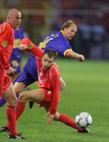 Jordi Cruyff connects perfectly with an inswinging corner in the 89th minute to send the tie into extra-time.