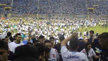 FESFUT sanciona a Alianza tras tragedia en el Cuscatl¨¢n