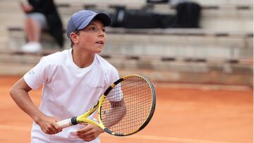El niño que pretende revolucionar el tenis: su técnica no existe en la ATP