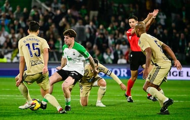 Aprobados y suspensos del Racing contra el Racing de Ferrol: de matrícula de honor