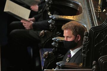 El duque de Sussex durante el funeral.