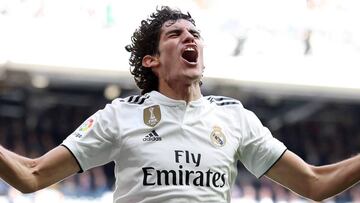 Jes&uacute;s Vallejo celebrando un gol con el Real Madrid.