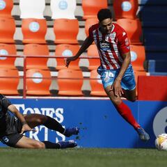 Manu Barreiro ajusticia al Girona