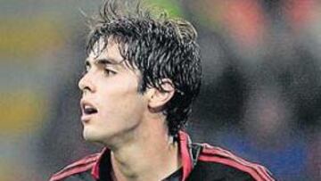 <b>DESOLADO. </b>Kaká sí que rinde, pero el Milán no le acompaña.