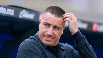 Soccer Football - Liga MX - Pumas UNAM v Atlas - Estadio Olimpico Universitario, Mexico City, Mexico - August 31, 2025 Pumas UNAM coach Efrain Juarez before the match REUTERS/Eloisa Sanchez
