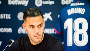 Bruno durante su presentaci&oacute;n con el Levante.