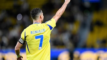 El tierno gesto viral de Cristiano Ronaldo con un niño en el campo