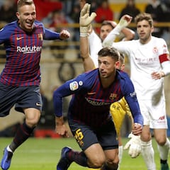 Lenglet doma al león