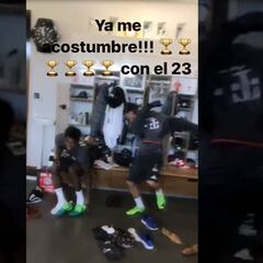 Vidal hace bailar al camarín del Bayern antes de la práctica
