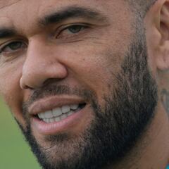 Dani Alves left out of Barcelona's Europa League squad list