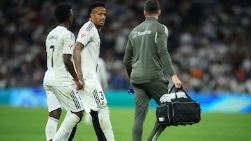 Soccer Football - LaLiga - Real Madrid v Deportivo Alaves - Santiago Bernabeu, Madrid, Spain - April 21, 2026 Real Madrid's Eder Militao walks off to be substituted after sustaining an injury REUTERS/Isabel Infantes