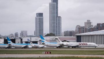 Dos millones de españoles reprograman sus viajes de vuelta a España