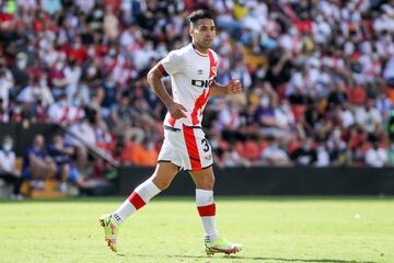 Falcao entró a la cancha al minuto 71 en lugar de Nketa y a los 81' convirtió su primer gol con la camiseta del Rayo Vallecano. Gol 53 en LaLiga, 52 con el Atlético y ya inició con el de Iraola.
