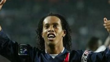 Ronaldinho mete al PSG en la final de Copa