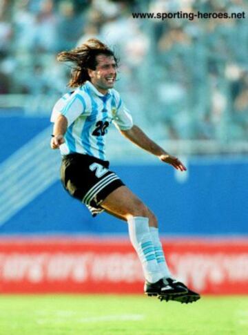 Leonardo Rodríguez ganó las Copas América de 1991 y 1993, jugó el Mundial de 1994 y llegó a la Universidad de Chile el 1998.