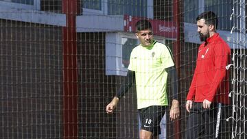 Carmona, del Sporting, es baja de última hora.