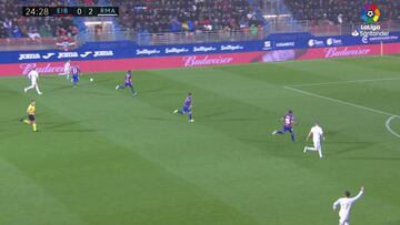 Hasta que apareció Hazard: ¡rivales al suelo y rabona!