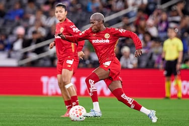 Rayadas asalta el liderato